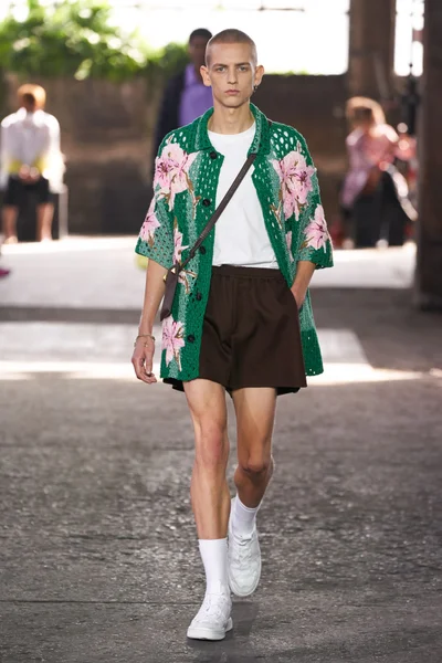 Look 26